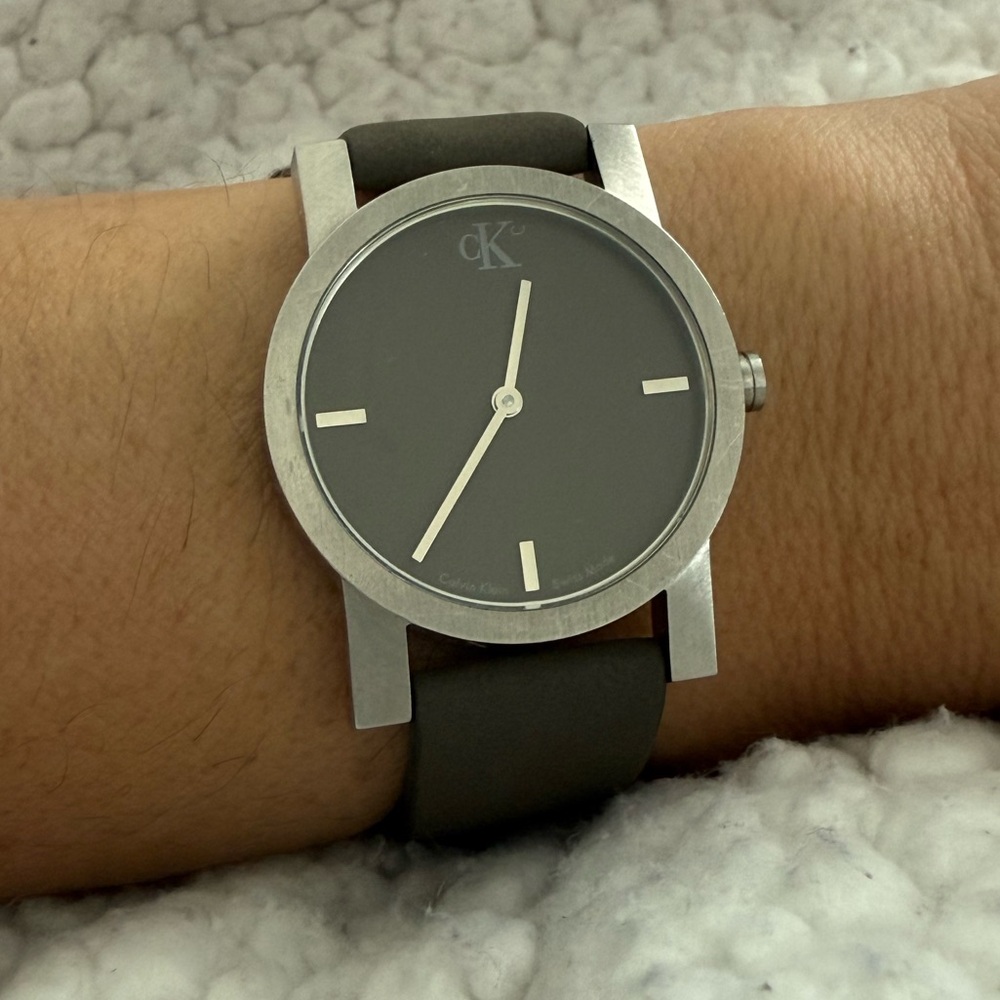 Vintage NWT Calvin Klein Unisex Round Water Resistant Genuine Leather Band Watch